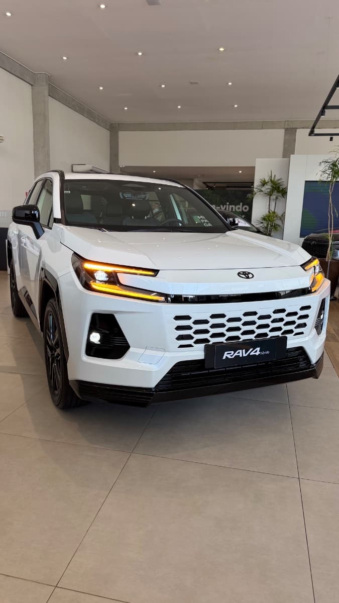 Toyota RAV4 S - Branca S 2026